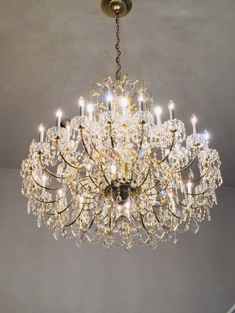 Victoria Chandelier Cleaning – Southern Vancouver Island
